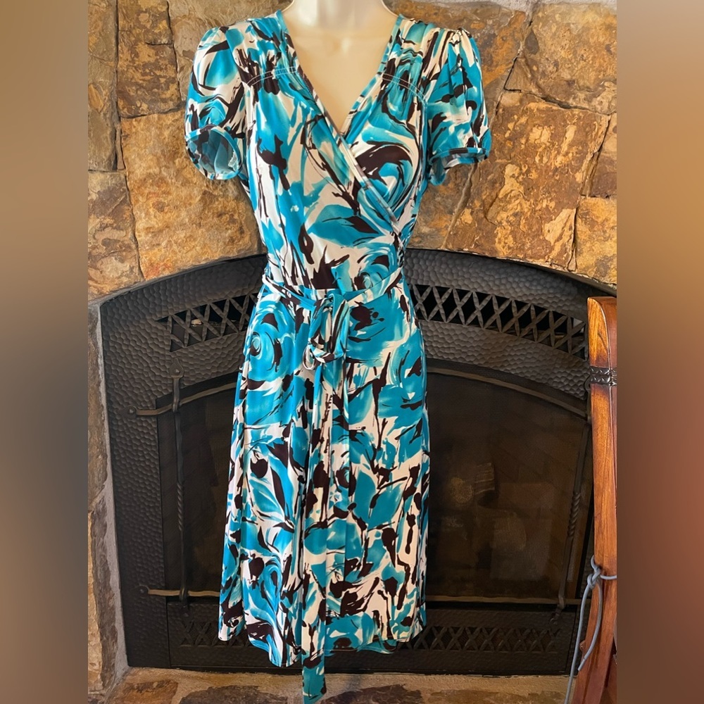 Maggy London size 10 wrap dress